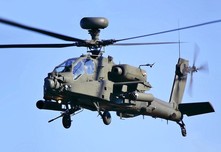 Uno de los helicópteros Apache que utiliza el Reino Unido