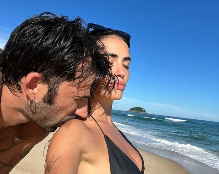 La pareja de famosos no deja de ser viral en redes. Foto: Instagram @pedrorosemblat