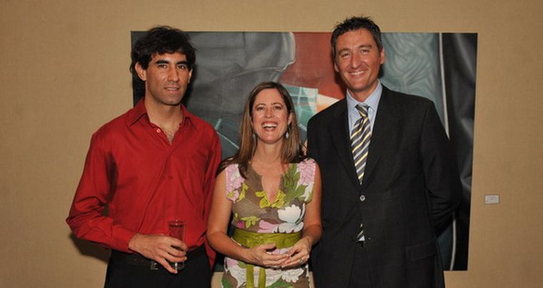 El expositor Adrián Mazzieri, junto a Cecilia Romera -organizadora- y Antonio Álvarez Campillo -gerente de Park Hyatt Mendoza-. Foto: Nacho Gaffuri / MDZ