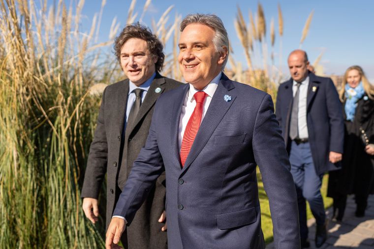 Empeora el vínculo entre la gestión libertaria y el gobernador Llaryora.