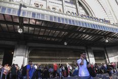 Más de un millón y medio de usuarios son perjudicados por el paro de trenes.