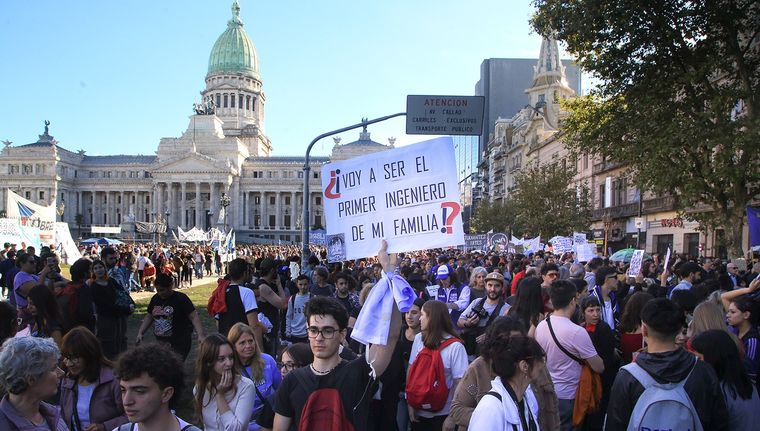 Ya se realizó una marcha en defensa de las universidades nacionales a fines de abril Foto: Noticias Argentinas