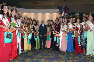 MDZol | Las reinas departamentales junto al presidente del Instituto Provincial de Juegos y Casinos, contador Daniel Pereyra. Foto: Gentileza Marcelo Alvarez