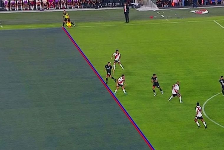 La última jugada entre River y Argentinos que fue sancionada como off-side.