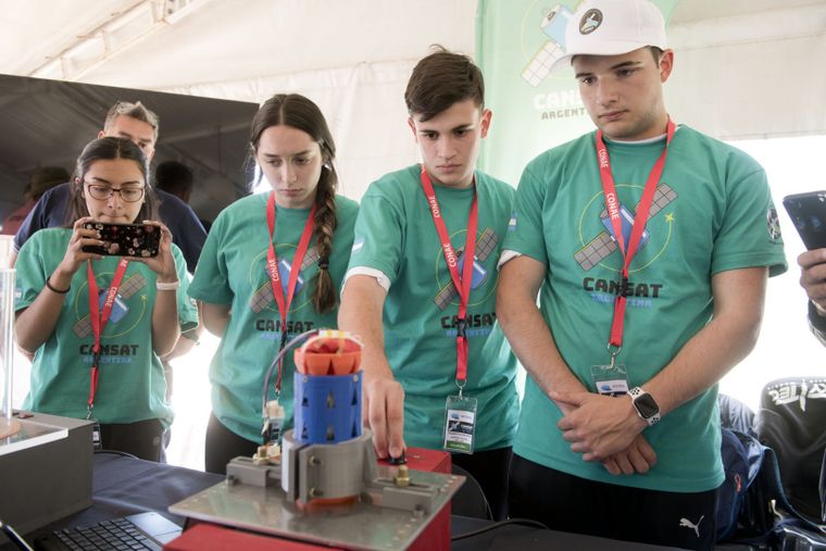 Equipos de estudiantes mendocinos podrán crear, probar y lanzar sus propios CANSAT en el Centro Espacial Teófilo Tabanera.