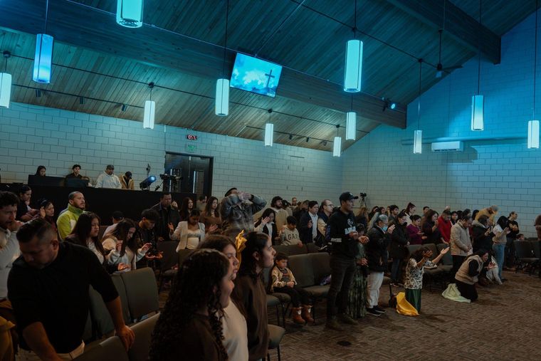 Ocho de cada diez miembros de la iglesia han dejado de asistir a los servicios por temor a la presencia de ICE.