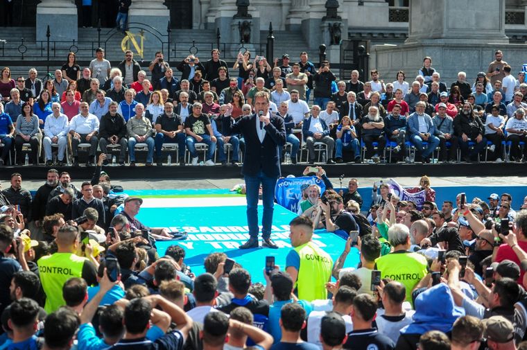 En un multitudinario acto, Massa y la CGT celebran la reforma de Ganancias Foto: Télam