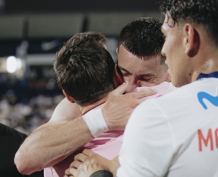 La imagen viral de Cantero junto a Lionel Messi.