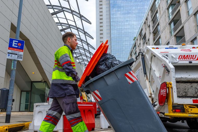 El Gobierno de la Ciudad de Buenos Aires puso en marcha un innovador esquema de recolección de residuos puerta a puerta.