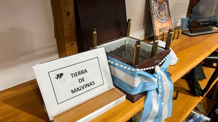 Tierra real oriunda de las Islas Malvinas. Tierra real oriunda de las Islas Malvinas.