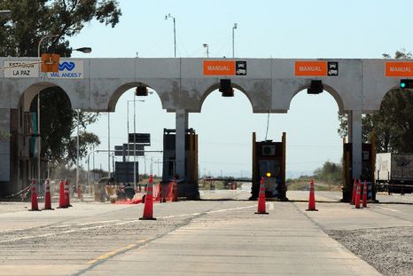 Una de las pocas estaciones de peajes de Mendoza, en La Paz. Una de las pocas estaciones de peajes de Mendoza, en La Paz.