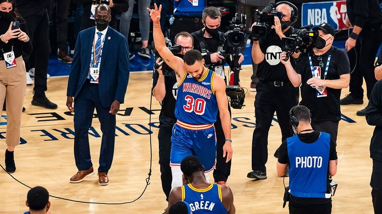 Stephen Curry fue el gran protagonista de la noche Foto: Golden State Warriors