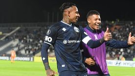 la lepra convierte al malvinas en oro: millones en la copa libertadores