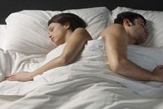 los beneficios de dormir del lado izquierdo