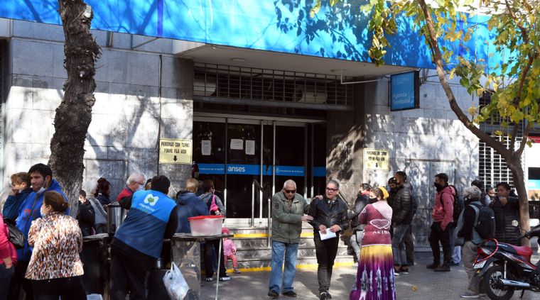 El ingreso del grupo familiar no deberá superar los $5.941.935. El ingreso del grupo familiar no deberá superar los $5.941.935.