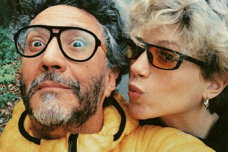 FITO PAÉZ ESTÁ DE NOVIO CON UNA JOVEN 27 AÑOS MENOR. EL MÚSICO SE MUESTRA MUY ENAMORADO EN REDES SOCIALES.