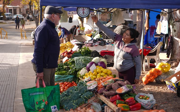 Las frutas y verduras son las más buscadas en las ferias. Las frutas y verduras son las más buscadas en las ferias.