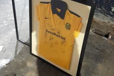 La camiseta apareció en un volquete y hay misterio sobre su origen Foto: FrancoKoz - Twitter