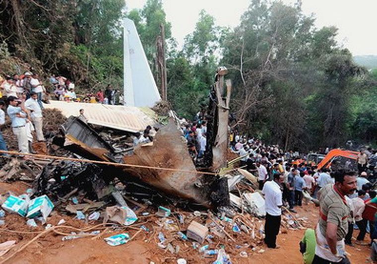 Los restos del avión siniestrado. Foto: EFE