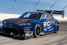 Ford triunfa en Pikes Peak con su Mustang eléctrico de 1.400 CV Ford triunfa en Pikes Peak con su Mustang eléctrico de 1.400 CV