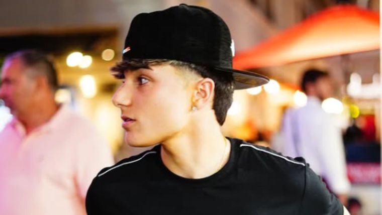 El actor se encontraba en el barrio grabando contenido para sus redes.