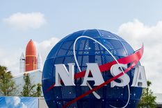 La foto del mes de la NASA parece un sistema solar, pero muestra un cordón de soldadura solidificado en microgravedad.