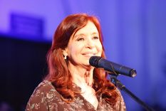 cristina asegura que hay que discutir la matriz economica