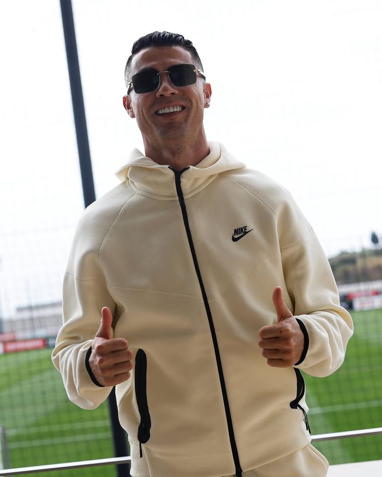 Así fue el outfit que redefinió su imagen clásica. Así fue el outfit que redefinió su imagen clásica.