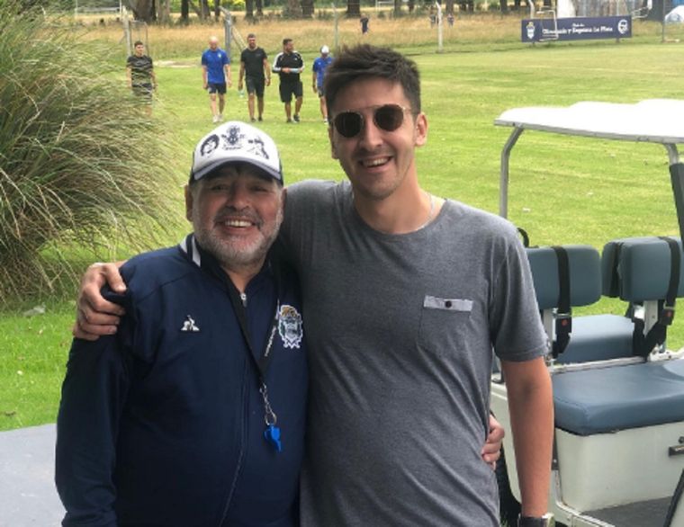 Franco Agostinelli fue el peluquero de Maradona durante su paso como entrenador de Gimnasia Foto: IG: fran.agostinelli10
