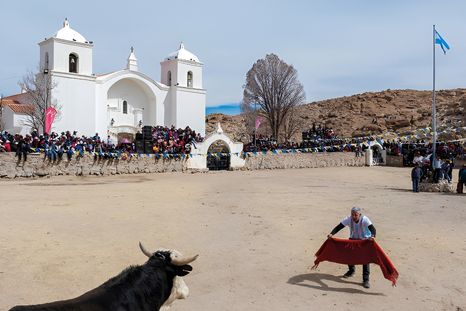 Casabindo es un pueblo de la puna jujeña ubicado a más de 3.400 metros de altura. Casabindo es un pueblo de la puna jujeña ubicado a más de 3.400 metros de altura.
