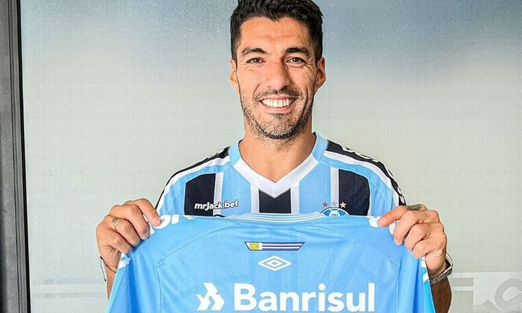 Luis Suárez podría retirarse del fútbol tras su paso por Gremio.