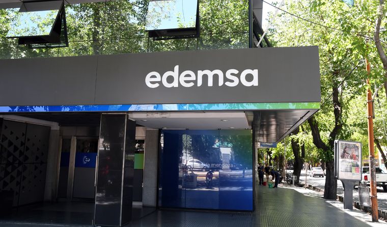 Edemsa continúa con las tareas de mantenimiento en distintas zonas de Mendoza.