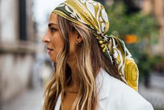 En esta nota te dejaremos las claves para lucir tus pañuelos con estilismo. Foto: Freepik