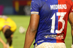 Proscrito en la sociedad salvadoreña por su relación con la Mara Salvatrucha, el 13 comienza a dejarse ver en contextos sin estigma, como en la espalda de Edgar Medrano, uno de los delanteros del Club Deportivo FAS.