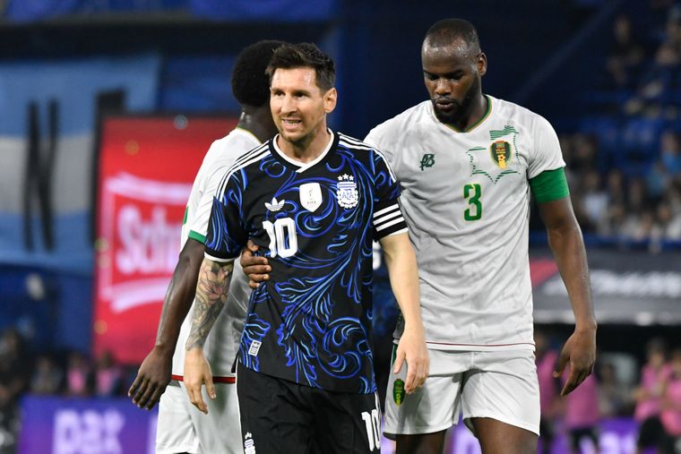 Messi jugó los últimos 45 en la preocupante actuación de la Selección ante Mauritania a menos de tres meses del Mundial.