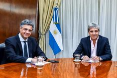 Jorge Macri y Luis Toto Caputo tiene abierto un frente de disputa en el que sobresalen el traspaso de 31 lí9neas de colectivos a la Ciudad y los fondos adeudados de la coparticipación. Foto: Ciudad de Buenos Aires