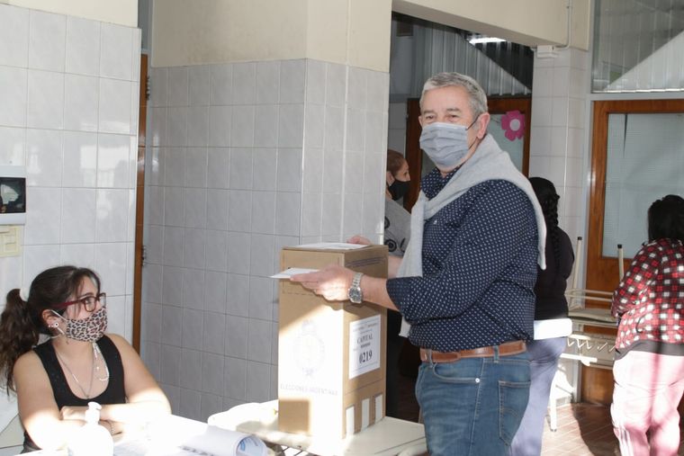 Cobos votó en la sexta sección. Foto: Maximiliano Ríos