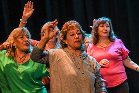 Mayores de 60 años. Mayores de 60 años.