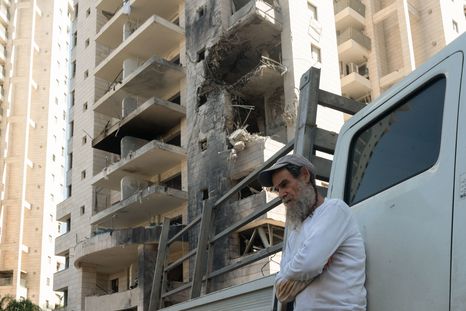 En el cuarto día de conflicto, ya son más de 250 las víctimas. En el cuarto día de conflicto, ya son más de 250 las víctimas.