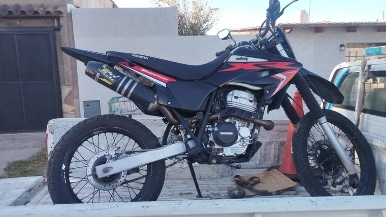 En el procedimiento fue secuestrada una moto Honda XR 250 cc En el procedimiento fue secuestrada una moto Honda XR 250 cc