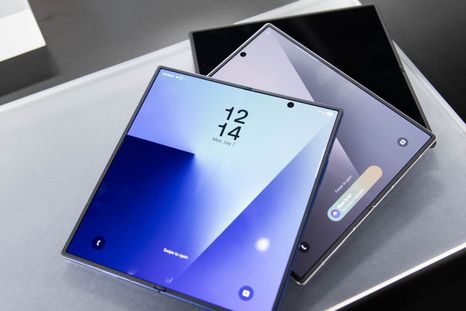 El Samsung Galaxy Z Fold 7 se convirtió en el nuevo objeto de deseo tech para quienes cruzan a Chile a hacer compras de fin de año. El Samsung Galaxy Z Fold 7 se convirtió en el nuevo objeto de deseo tech para quienes cruzan a Chile a hacer compras de fin de año.