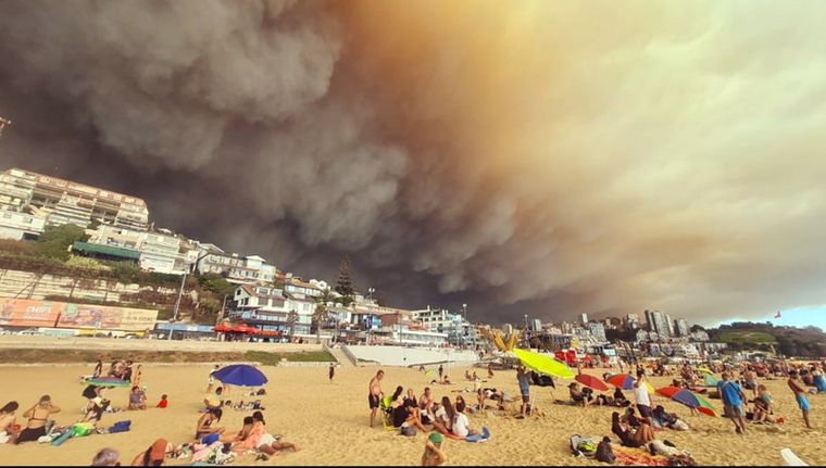 Turistas argentinos captaron imágenes que dan cuenta del impacto del incendio Foto: Gentileza Ricardo Arrambide