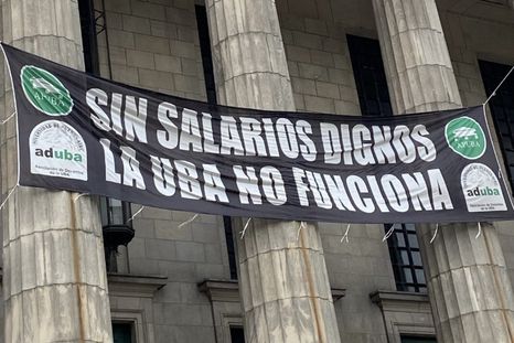 El Ministerio de Capital Humano informó este miércoles una serie de medidas económicas dirigidas a universidades nacionales y hospitales universitarios. El Ministerio de Capital Humano informó este miércoles una serie de medidas económicas dirigidas a universidades nacionales y hospitales universitarios.