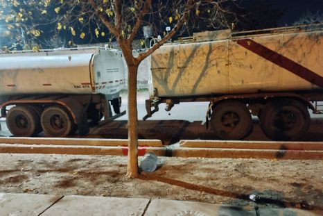 El camión del cual se robaban el vino los delincuentes Foto: Ministerio de Seguridad de Mendoza