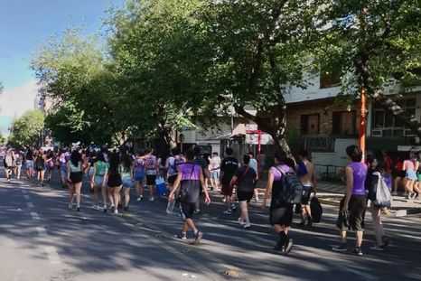 Este lunes 2 de marzo arrancó el Último Primer Día con participación de padres, asistencia estudiantil y clima de tranquilidad. Este lunes 2 de marzo arrancó el Último Primer Día con participación de padres, asistencia estudiantil y clima de tranquilidad.