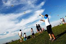 video: enorme barrilete arrastra a un nino y le provoca seis fracturas