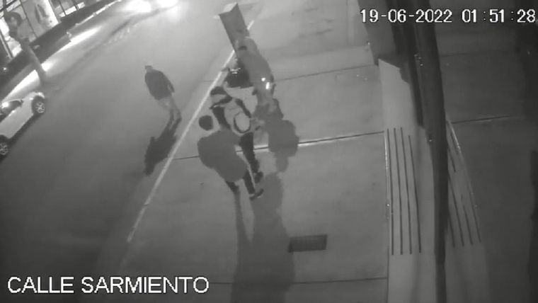 Las imágenes de las cámaras de seguridad se viralizaron a través de las redes sociales