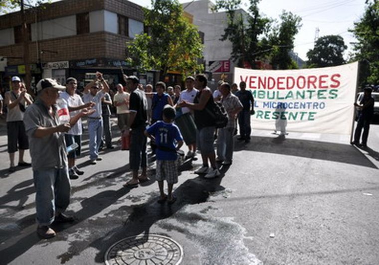 El piquete de los ambulantes. Foto: Nacho Gaffuri / MDZ