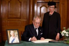 el presidente de 78 anos que busca ser reelecto en austria