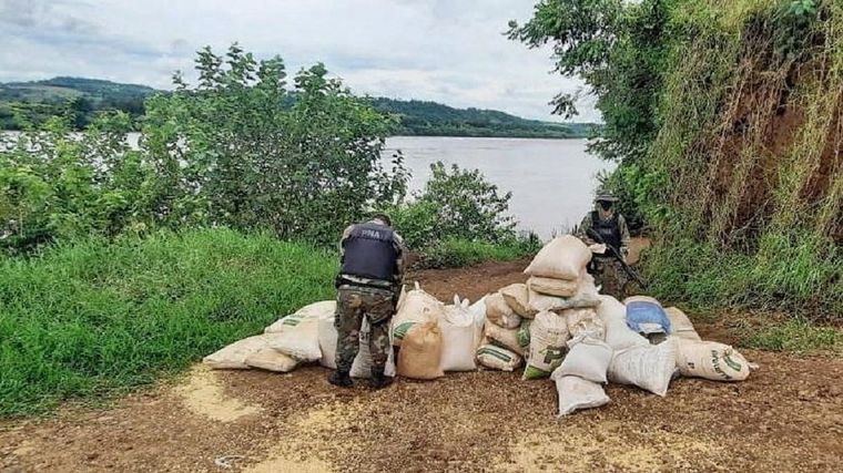 Escondidos Así estaban los productos. Foto: Prefectura Naval.